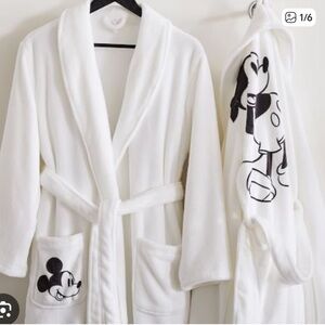Pottery Barn Mickey Mouse White Robe
